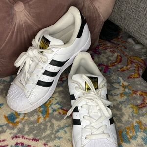 Adidas superstars NWOT